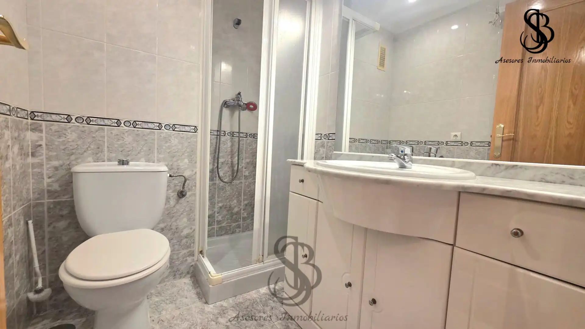 Baño de Piso en venta en Alicante / Alacant con Aire acondicionado, Calefacción y Terraza