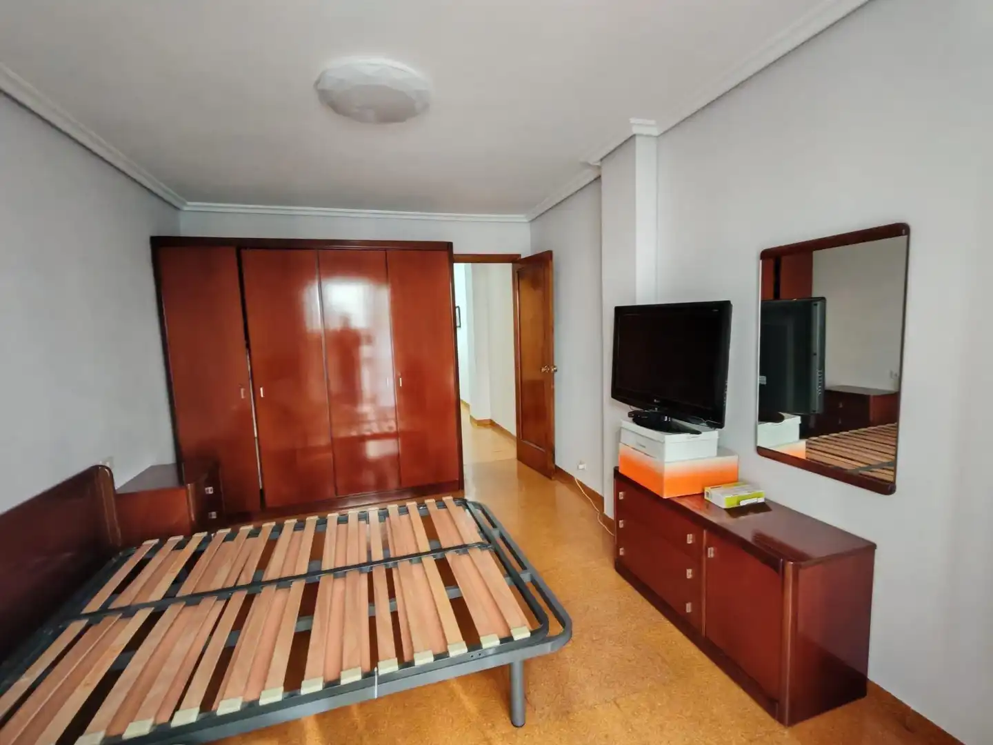 Habitación de Piso en venta en Vigo  con Trastero y Balcón