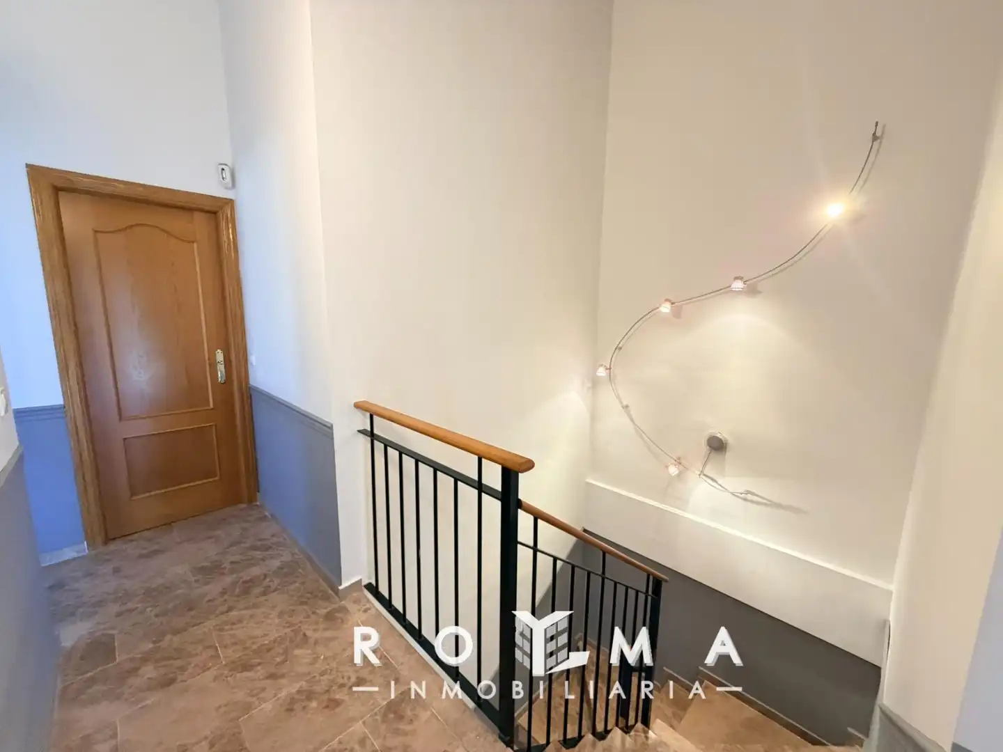 Casa adosada de alquiler en Bormujos con Aire acondicionado, Calefacción y Jardín privado