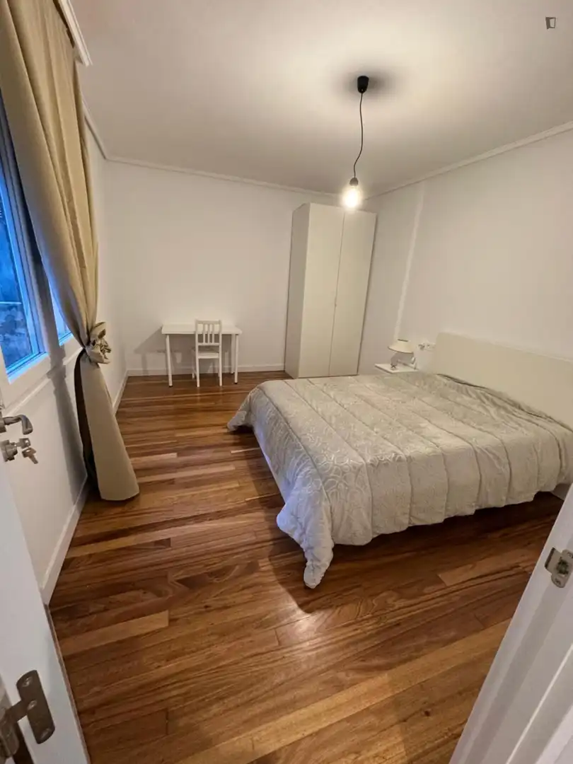 Dormitori de Apartament per a compartir en Getxo  amb Calefacció, Moblat i Rentadora