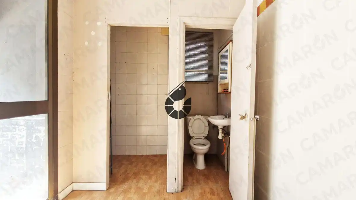 Badezimmer von Geschaftsraum zur Miete in Coria del Río