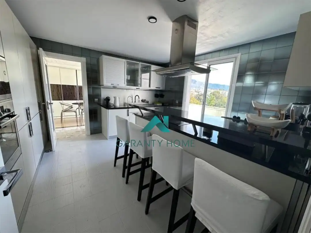 Cocina de Piso de alquiler en Marbella con Calefacción, Terraza y Amueblado