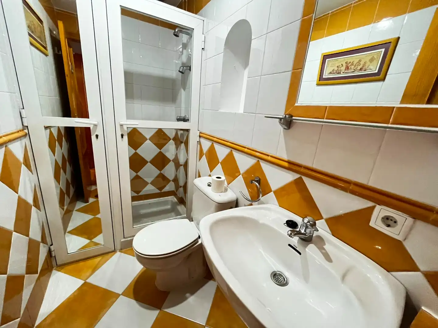 Badezimmer von Maisonette zur Miete in Ciudad Real mit Möbliert