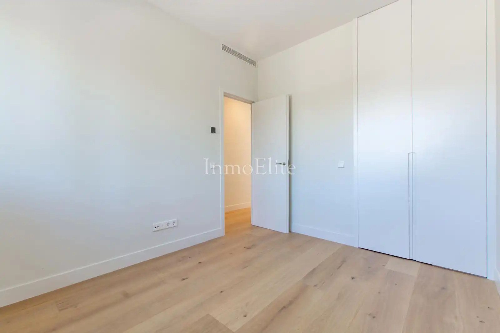 Casa bifamiliare con piscina in vendita a Avenida Europa, imagen 33