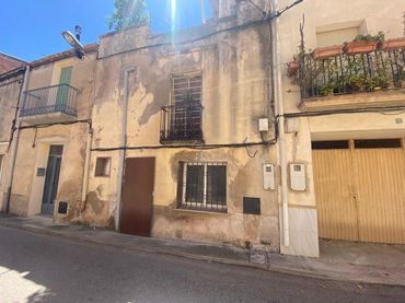 Haus zum Verkauf in Carrer Castillejos