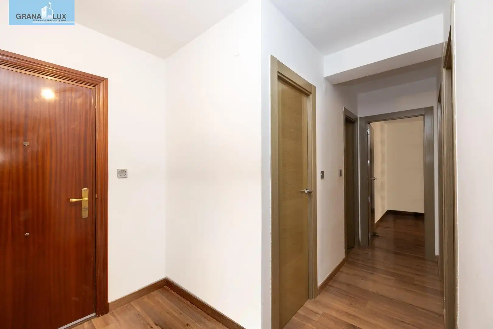 Piso con ascensor en venta en Calle del Pintor Ismael de la Serna, imagen 11