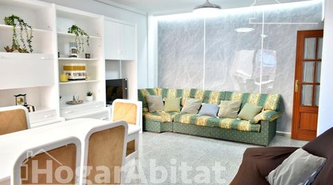 Foto 3 de Piso en venta en Calle Calle Maestrat, Avenida de Abril - 9 de Octubre, Sagunto / Sagunt