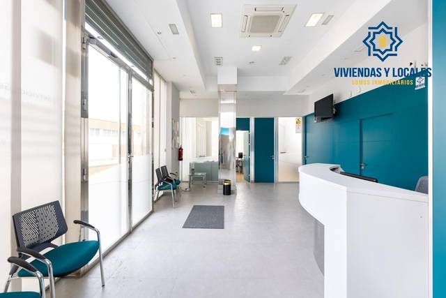 Local comercial en Venta en  DE LA ILUSTRACION en Campus de la Salud