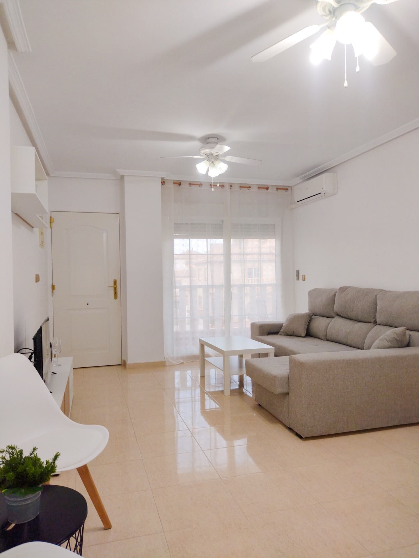 Living room of Flat to rent in Orihuela  with Air Conditioner, Heating and Terrace