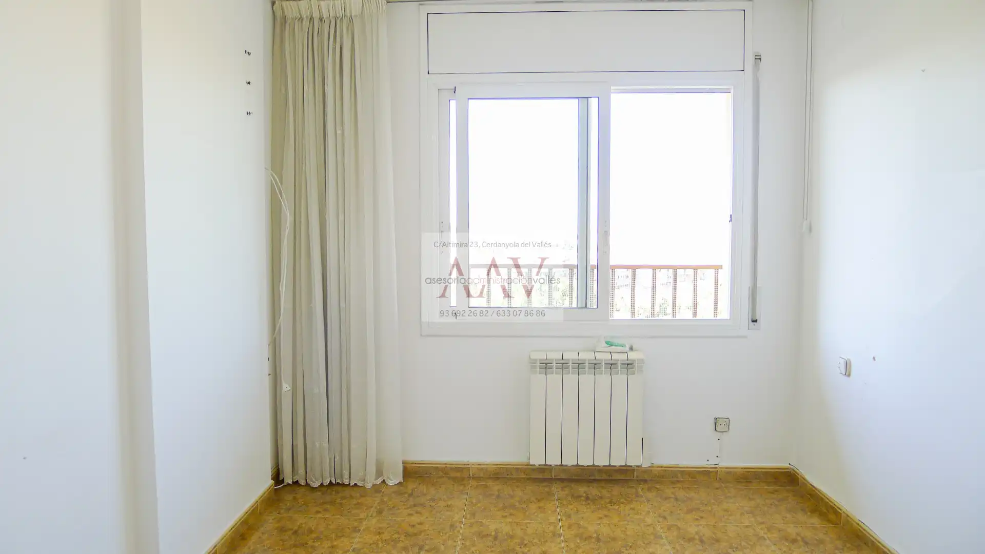 Habitación de Piso en venta en Cerdanyola del Vallès con Calefacción, Horno y Balcón