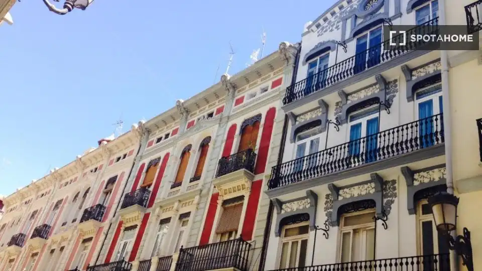 Flat with terrace to rent in Extramurs, imagen 5
