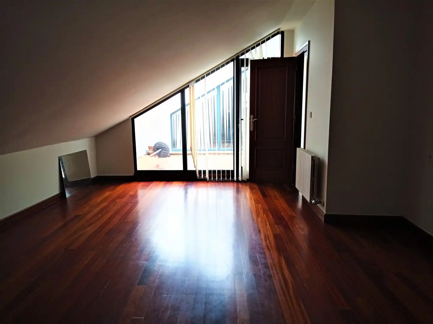 Schlafzimmer von Maisonette zum Verkauf in Pontevedra Capital  mit Heizung, Parkett und Terrasse