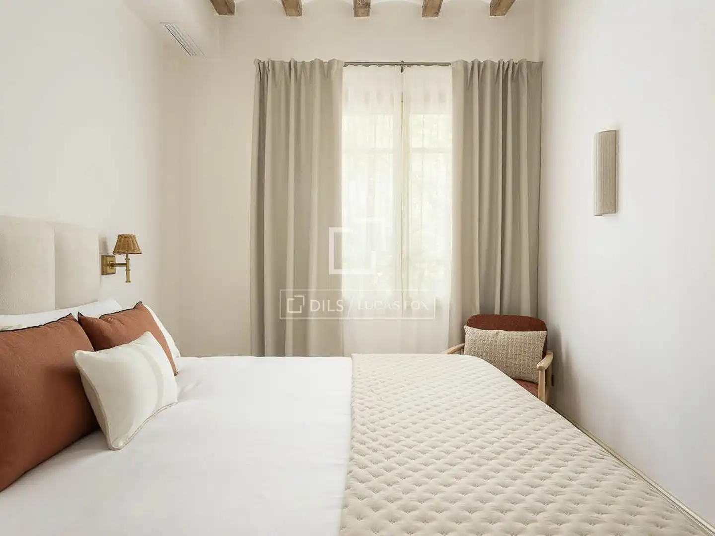 Bedroom of Flat for sale in Barcelona  with Air Conditioner, Heating and Parquet flooring