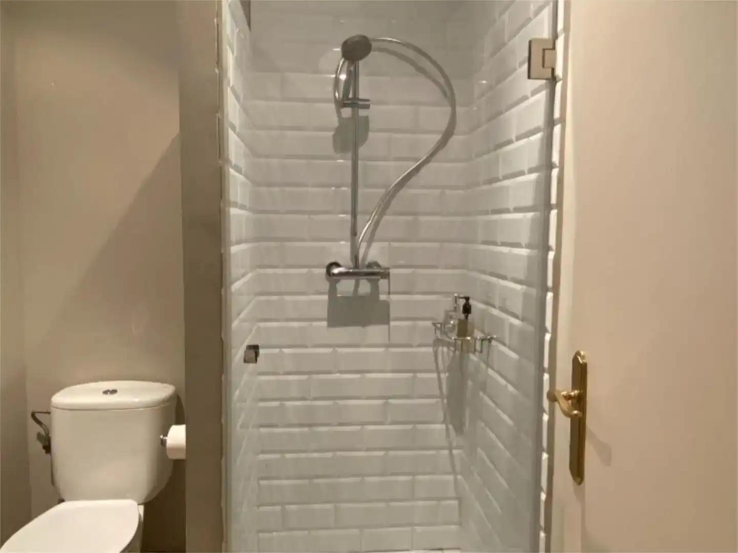 Badezimmer von Wohnung zur Miete in Sitges mit Klimaanlage, Schwimmbad und Balkon