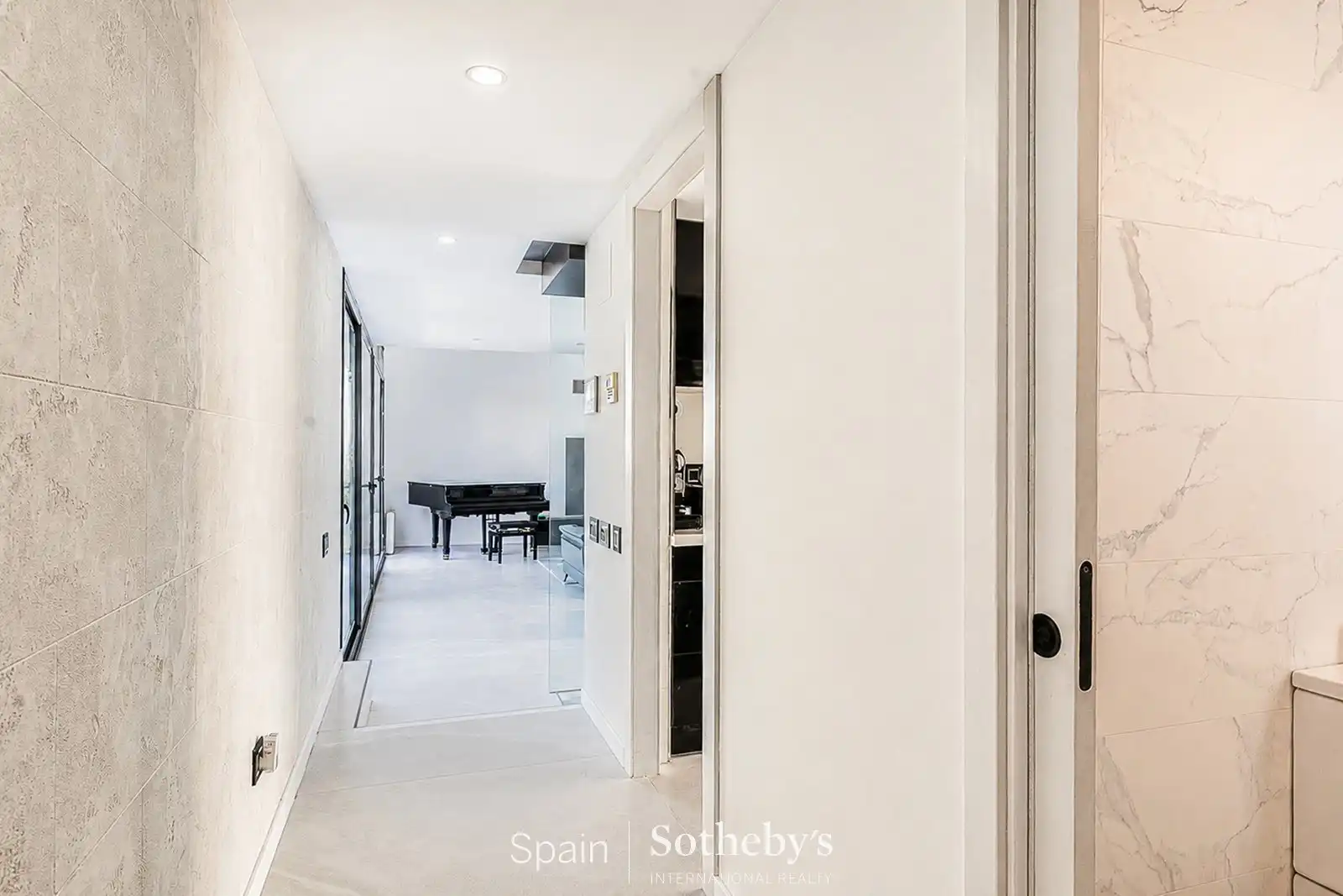 Casa con piscina en venta en Canyelles, imagen 13