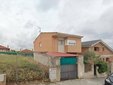 Casa amb piscina en venda a Calle BENITO PEREZ GALDOS