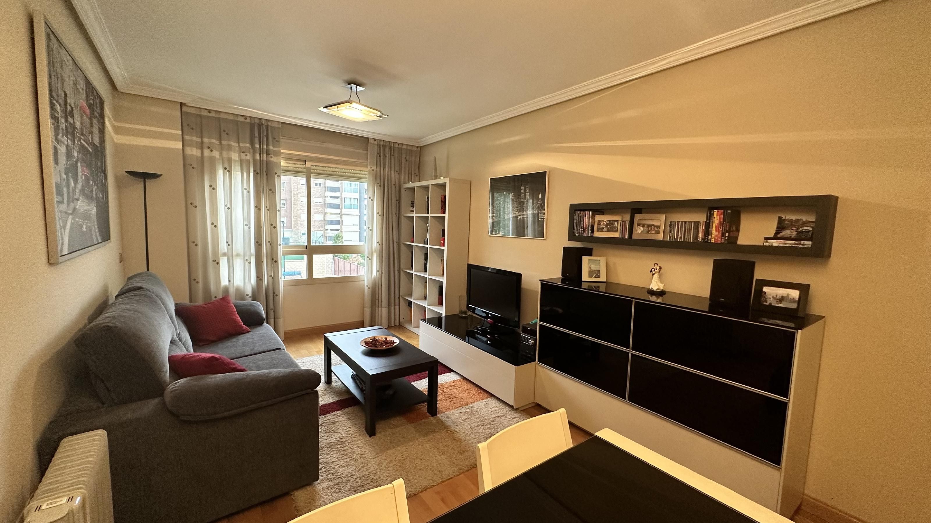 Living room of Apartment for sale in  Madrid Capital  with Air Conditioner, Heating and Private garden