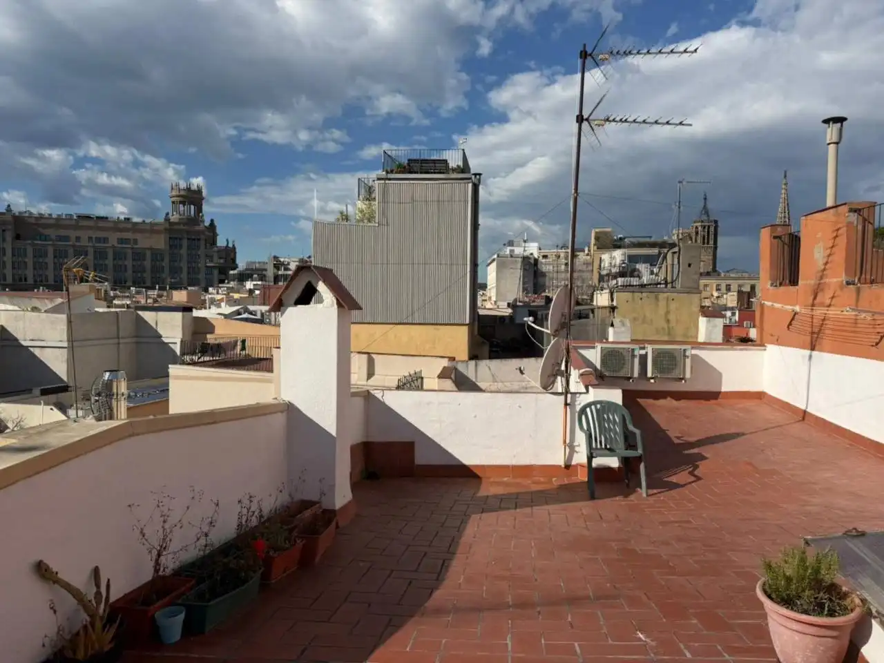 Terrasse von Wohnung zum Verkauf in Barcelona mit Klimaanlage, Parkett und Möbliert