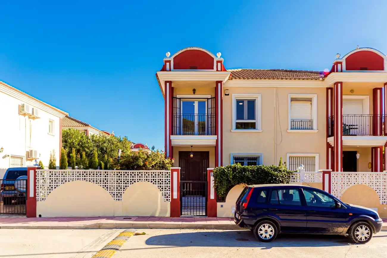 Vista exterior de Dúplex en venda en Orihuela