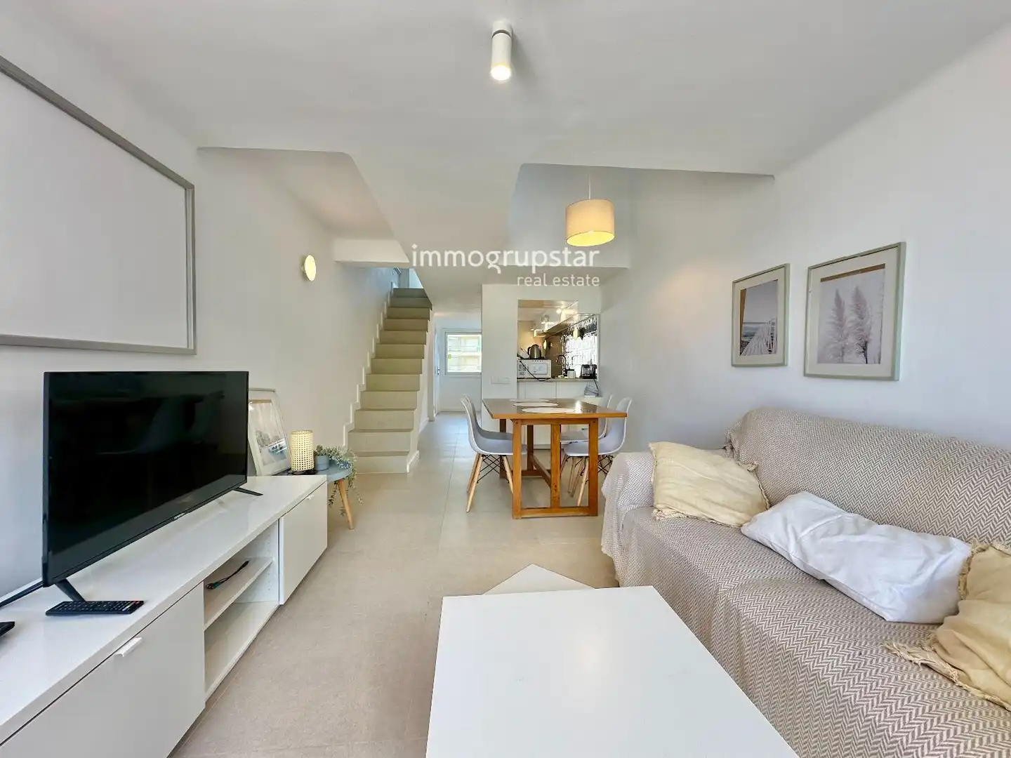 Sala d'estar de Dúplex en venda en Castell d'Aro, Platja d'Aro i s'Agaró amb Calefacció, Terrassa i Moblat