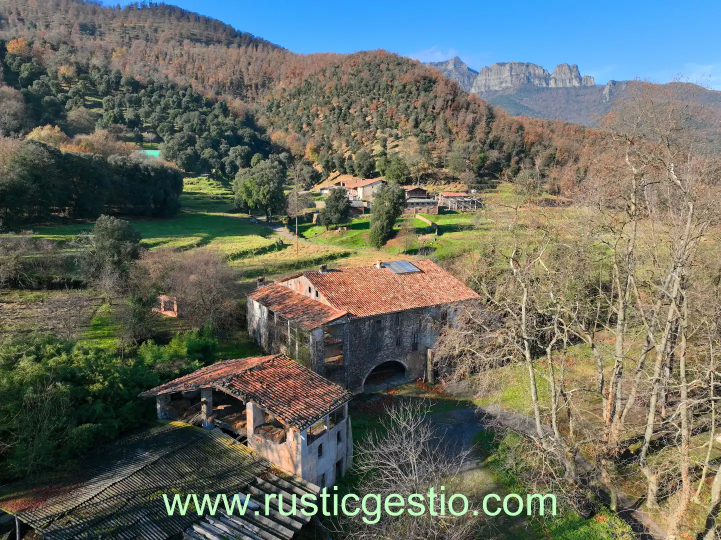 Finca rústica en venda a La Vall d'en Bas