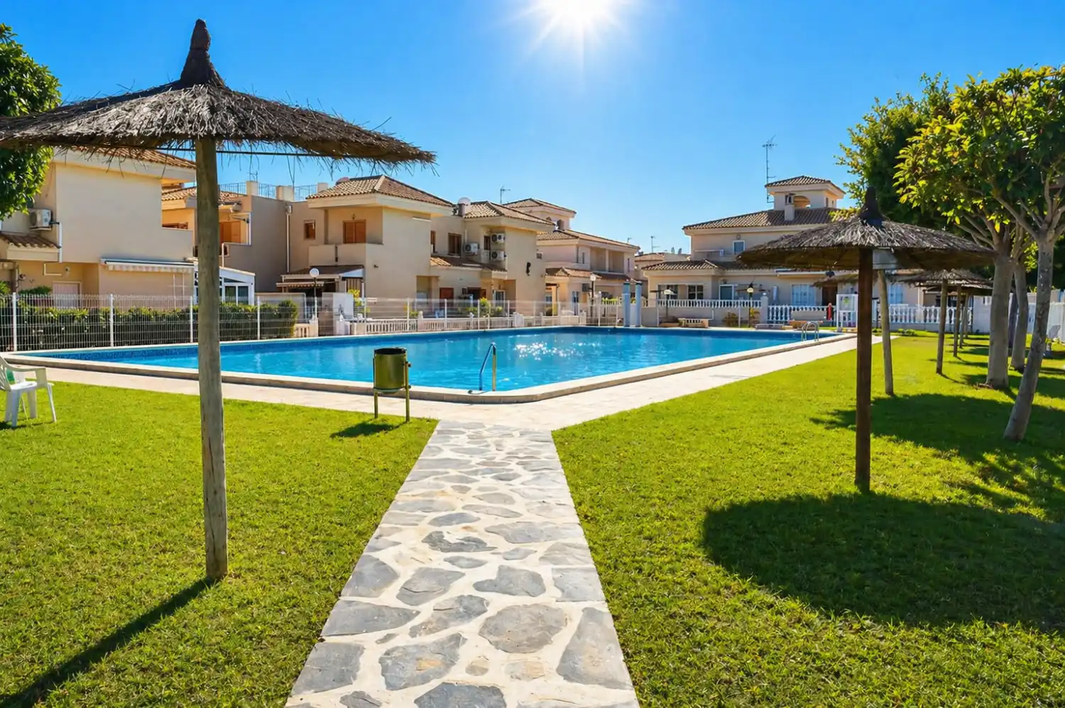 Piscina de Apartament en venda en Orihuela amb Aire condicionat, Calefacció i Terrassa