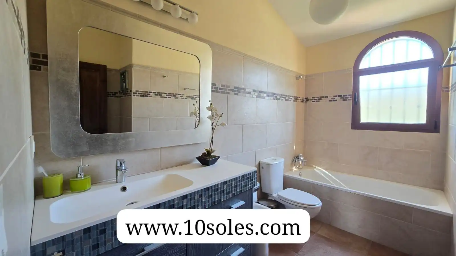 Baño de Casa adosada en venta en Bigastro con Terraza, Trastero y Piscina