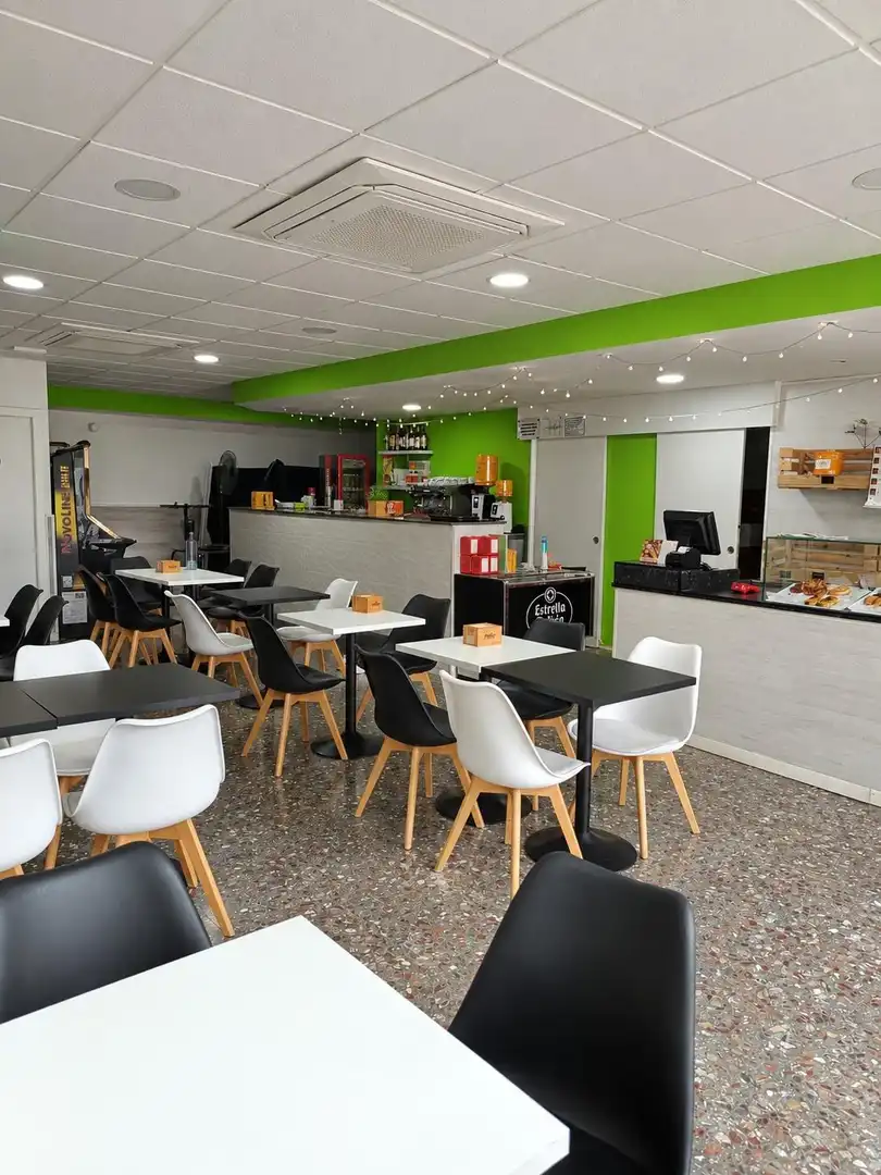 Local comercial en traspàs a Sant Andreu de la Barca, imagen 5