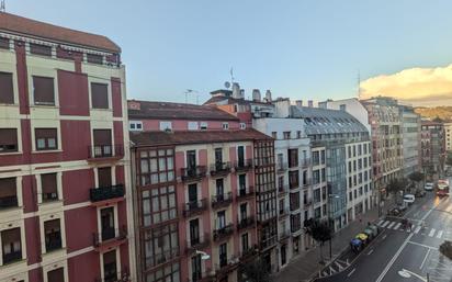 Vista exterior de Pis en venda en Bilbao  amb Traster i Balcó