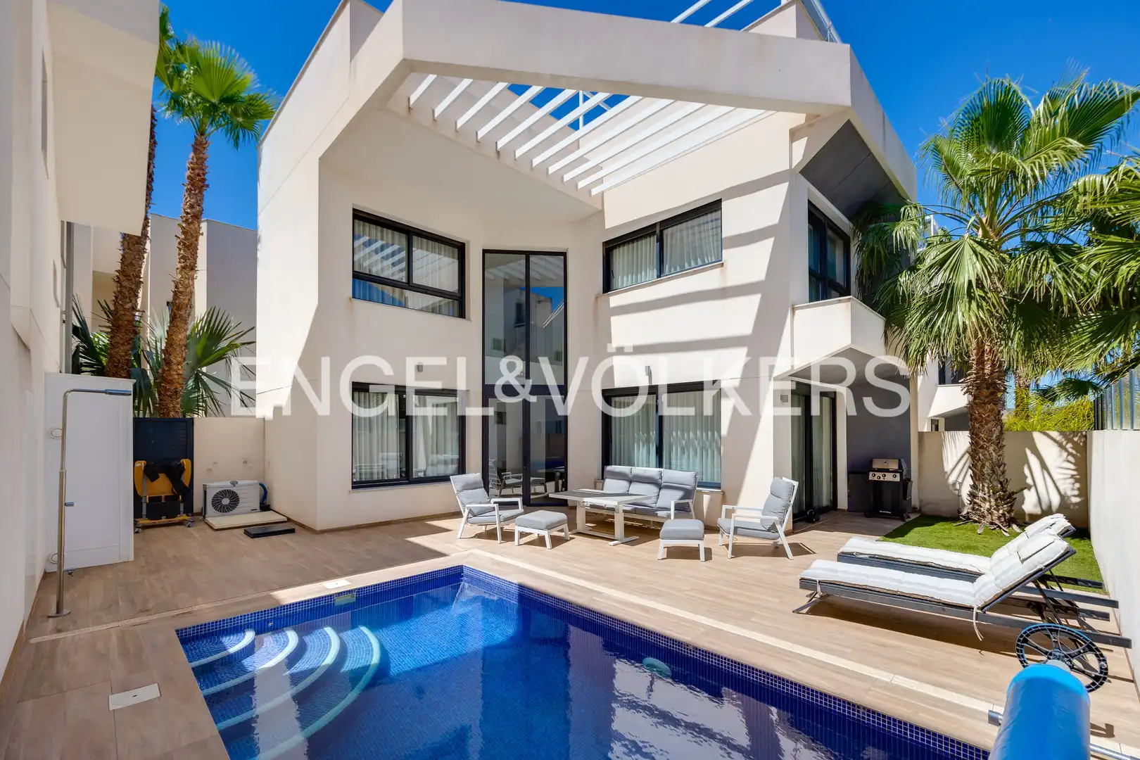 Vista exterior de Casa o chalet en venta en Torrevieja con Aire acondicionado, Calefacción y Jardín privado