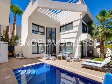 Casa con balcone in vendita a Playa del Acequión, Náufragos y Rocío del Mar