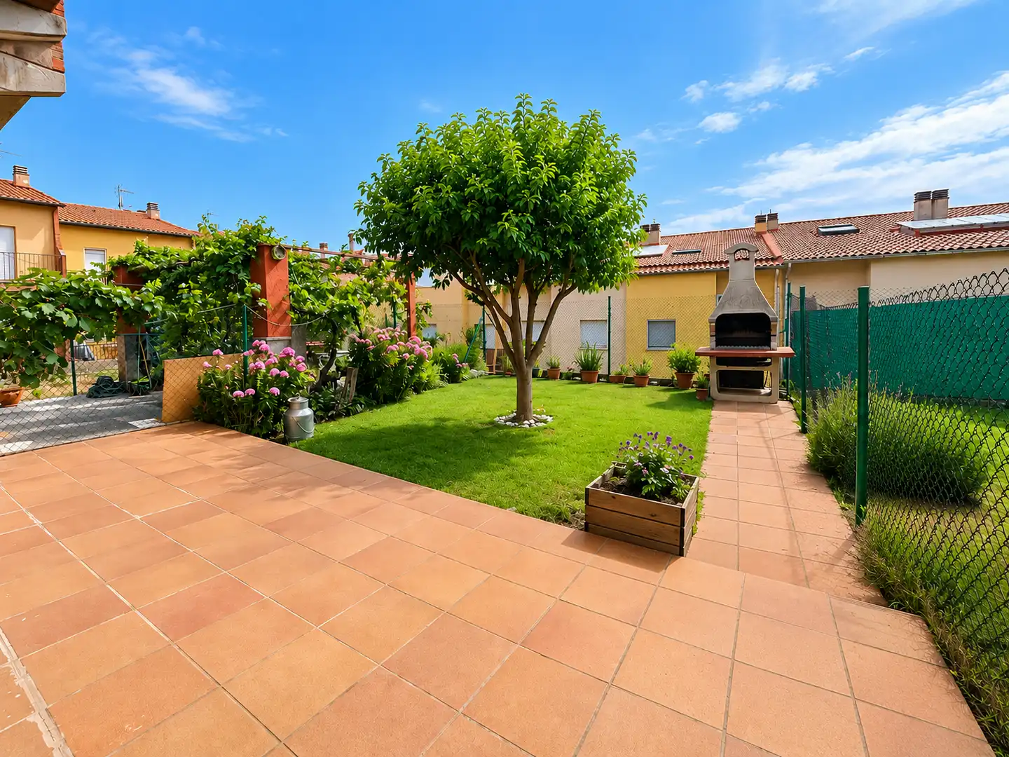 Terrassa de Casa adosada en venda en Torelló amb Calefacció, Jardí privat i Terrassa