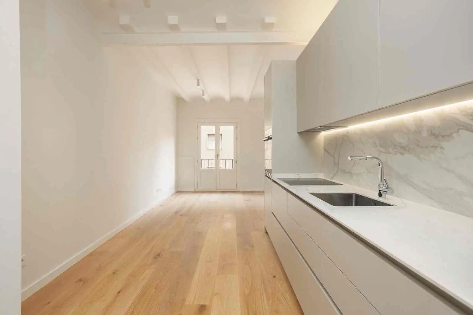 Cocina de Piso en venta en Barcelona con Parquet y Balcón