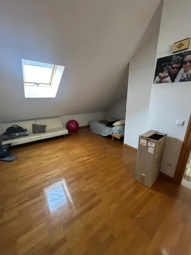 Habitación de Casa adosada en venta en Nájera con Calefacción, Jardín privado y Parquet