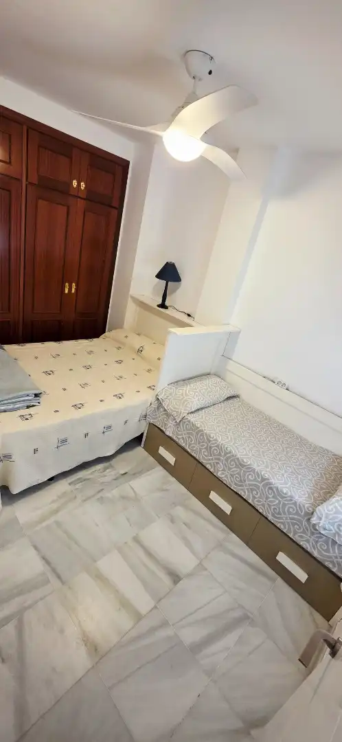 Dormitori de Apartament de lloguer en Torrox amb Aire condicionat, Calefacció i Terrassa