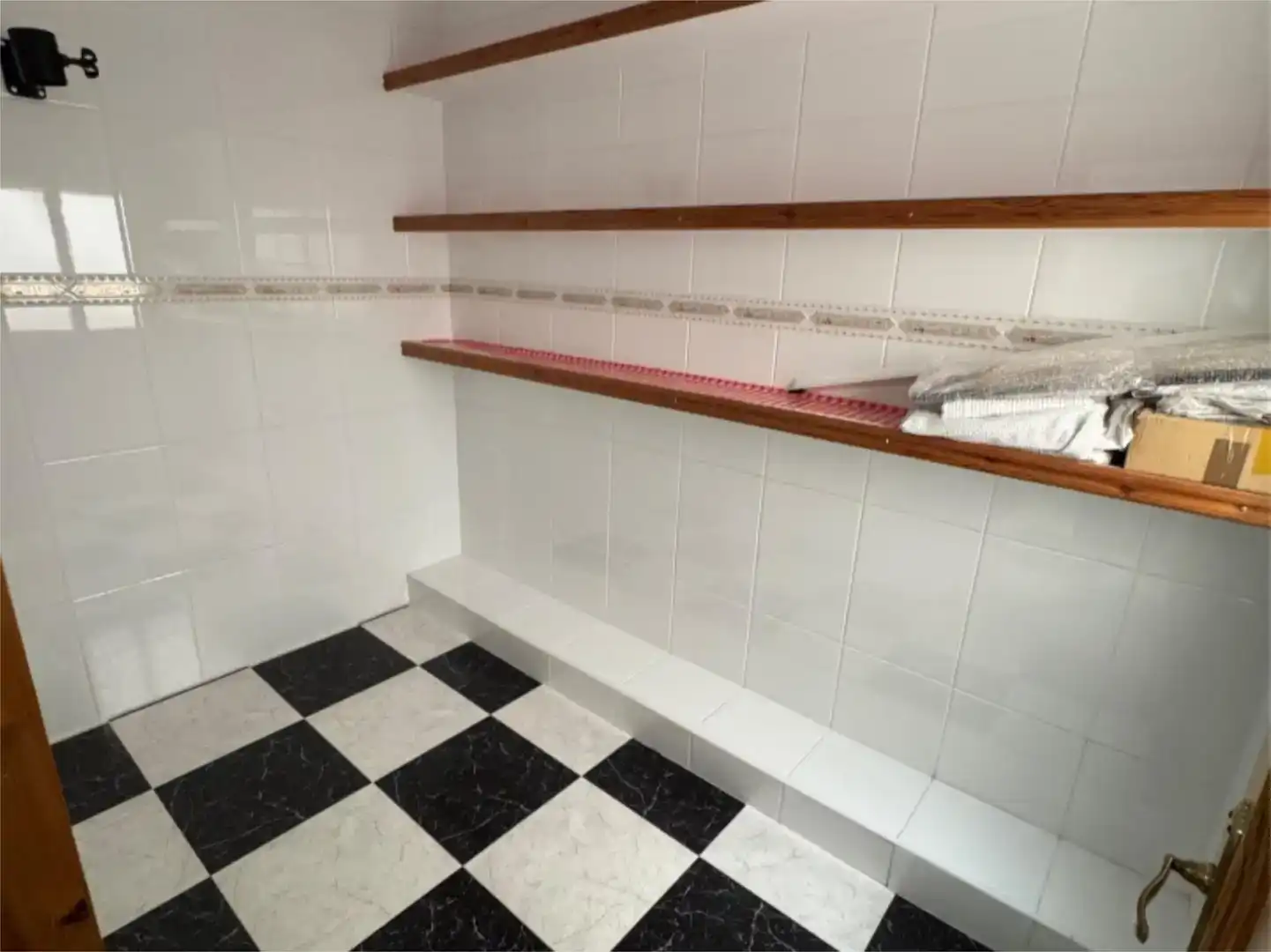 Bany de Pis en venda en San Clemente amb Balcó