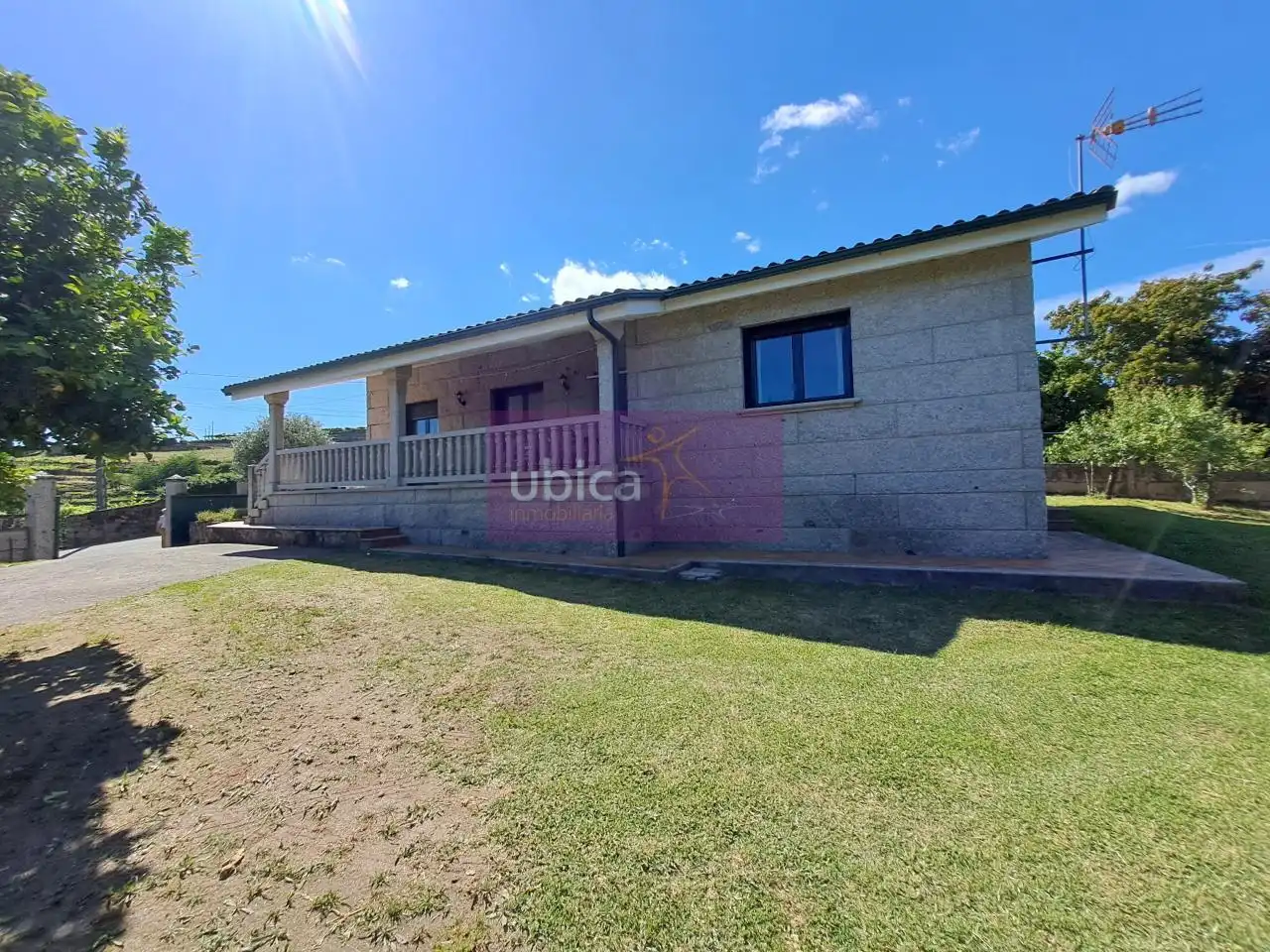 Vista exterior de Casa o chalet en venta en Arbo con Calefacción, Jardín privado y Terraza