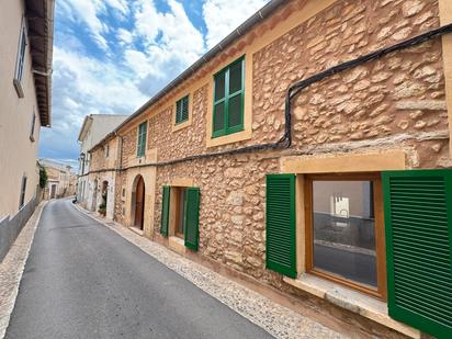 Vista exterior de Finca rústica en venda en Alaró amb Calefacció, Jardí privat i Parquet