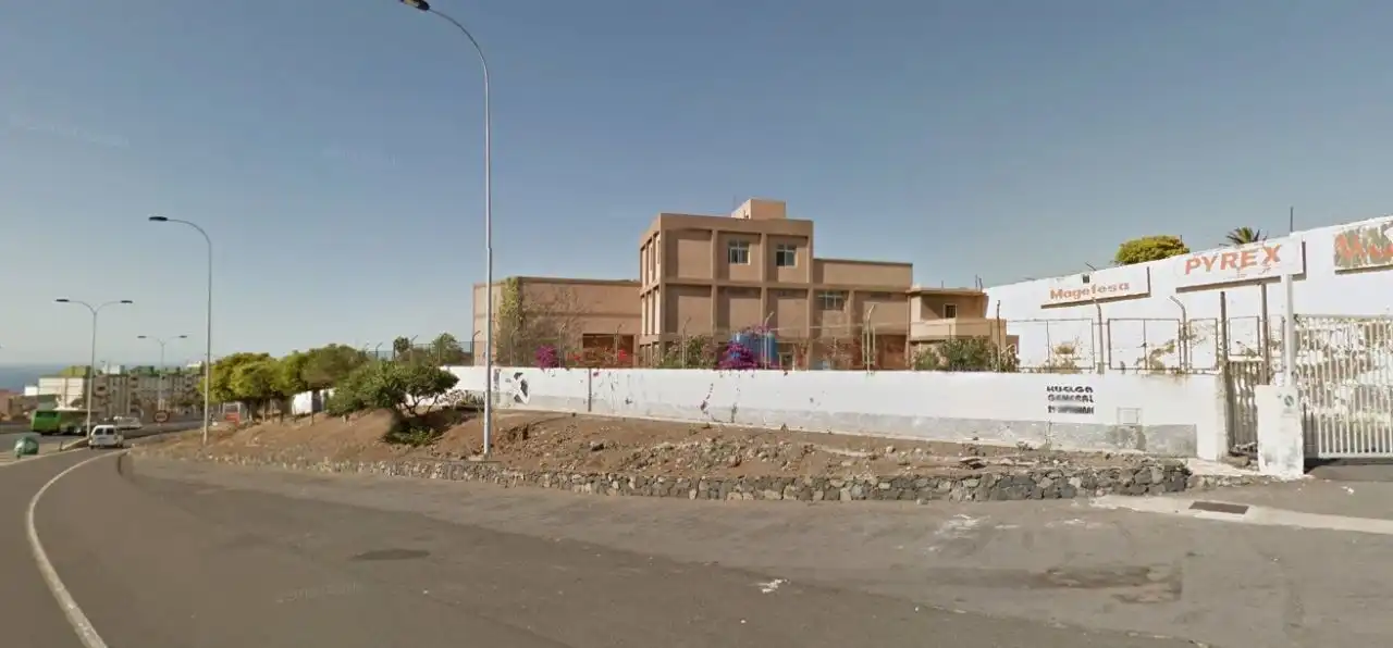 Außenansicht von Fabrikhallen zur Miete in San Cristóbal de la Laguna