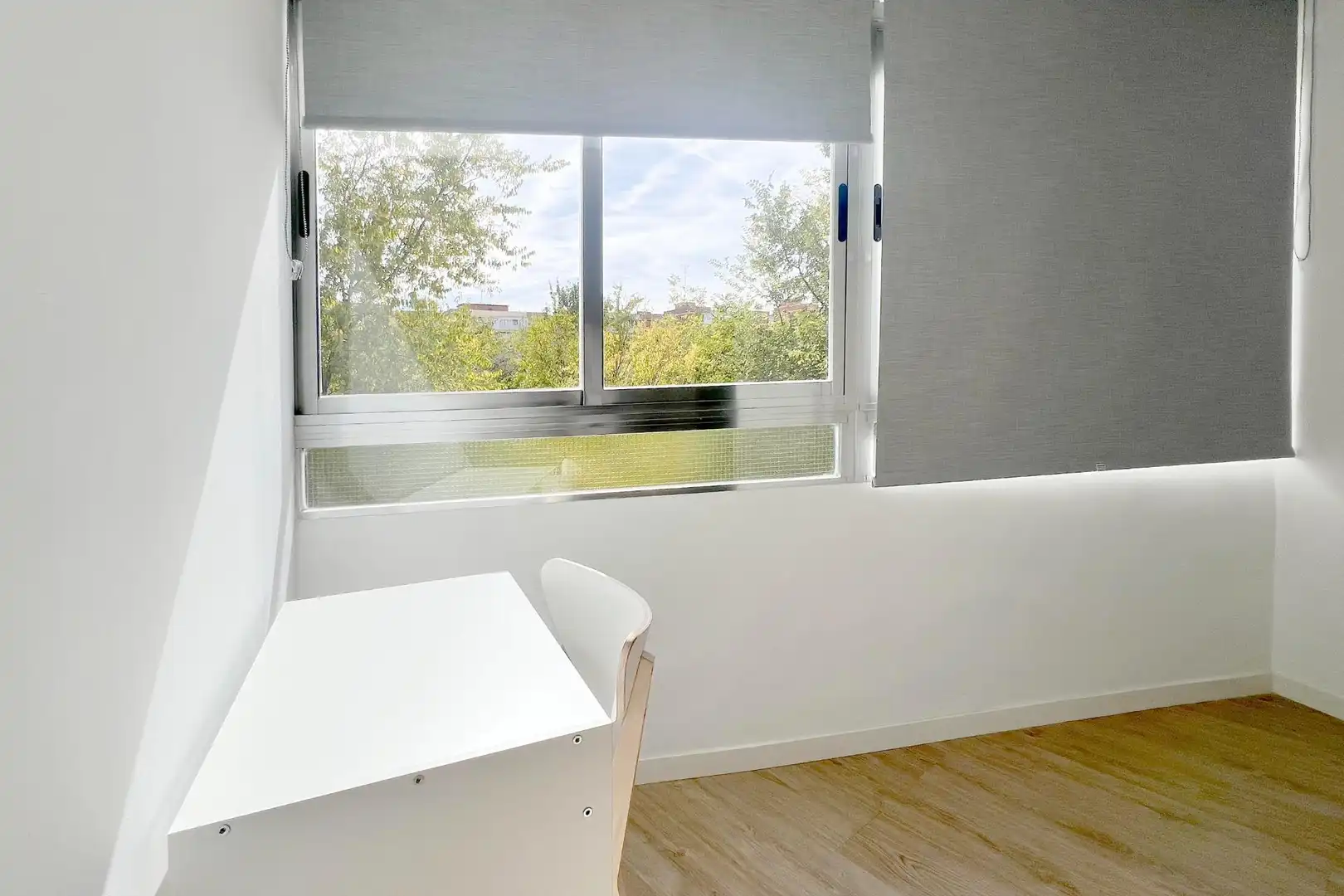 Room in Calle MANUEL DE FALLA, Norte - Universidad