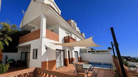 Exclusivo Chalet Pareado en Benalmádena Pueblo con Vistas al Mar