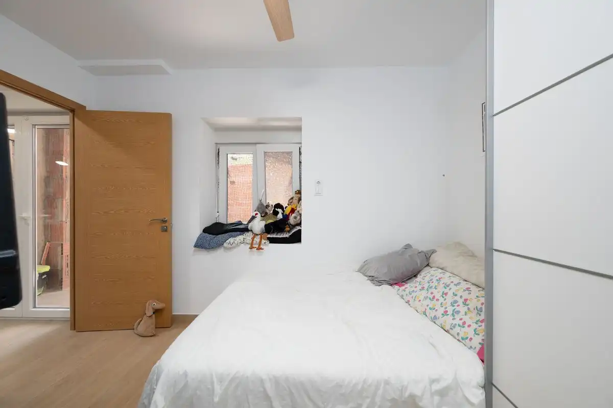 Schlafzimmer von Einfamilien-Reihenhaus zum Verkauf in Mutxamel mit Klimaanlage, Heizung und Terrasse