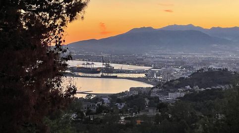 ADOSADO URBANIZACION ATALAYA EN CERRADO DE CALDERÓN, MALAGA ESTE. VISTAS AL MAR. 3 TERRAZAS, immagine 3