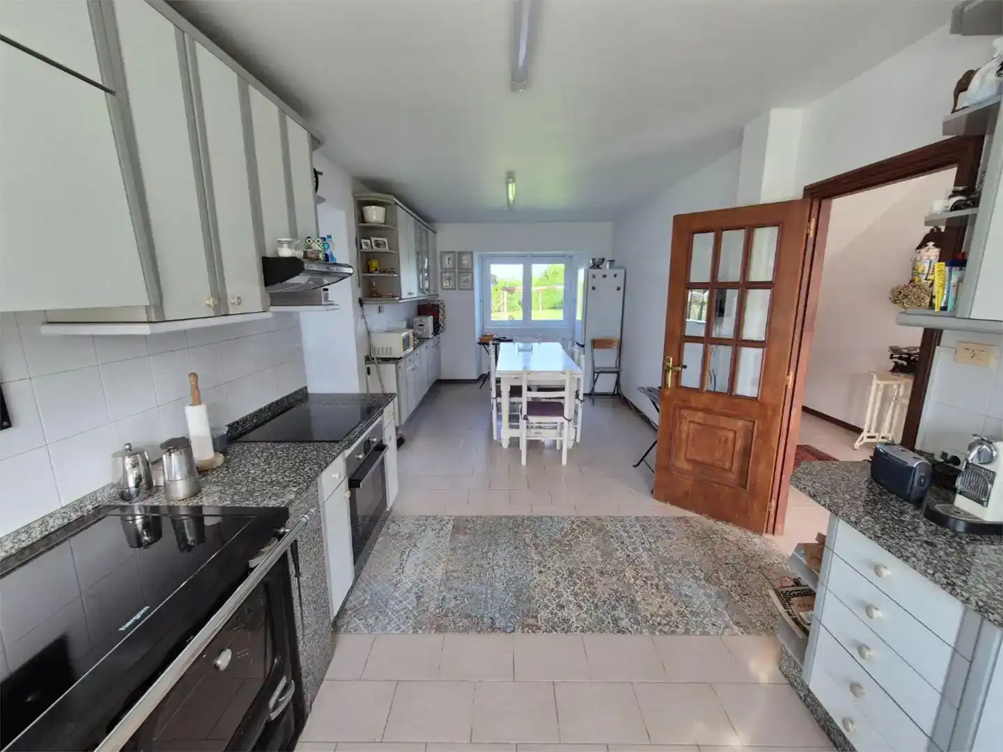 Cuina de Casa o xalet en venda en Cabana de Bergantiños amb Jardí privat, Parquet i Traster