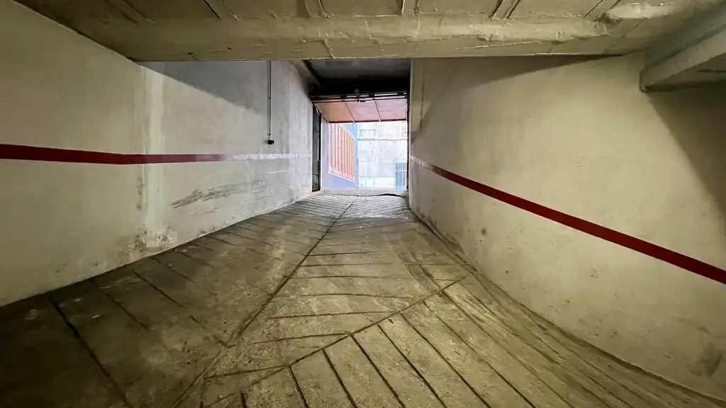 Garage zum Verkauf in Figueres