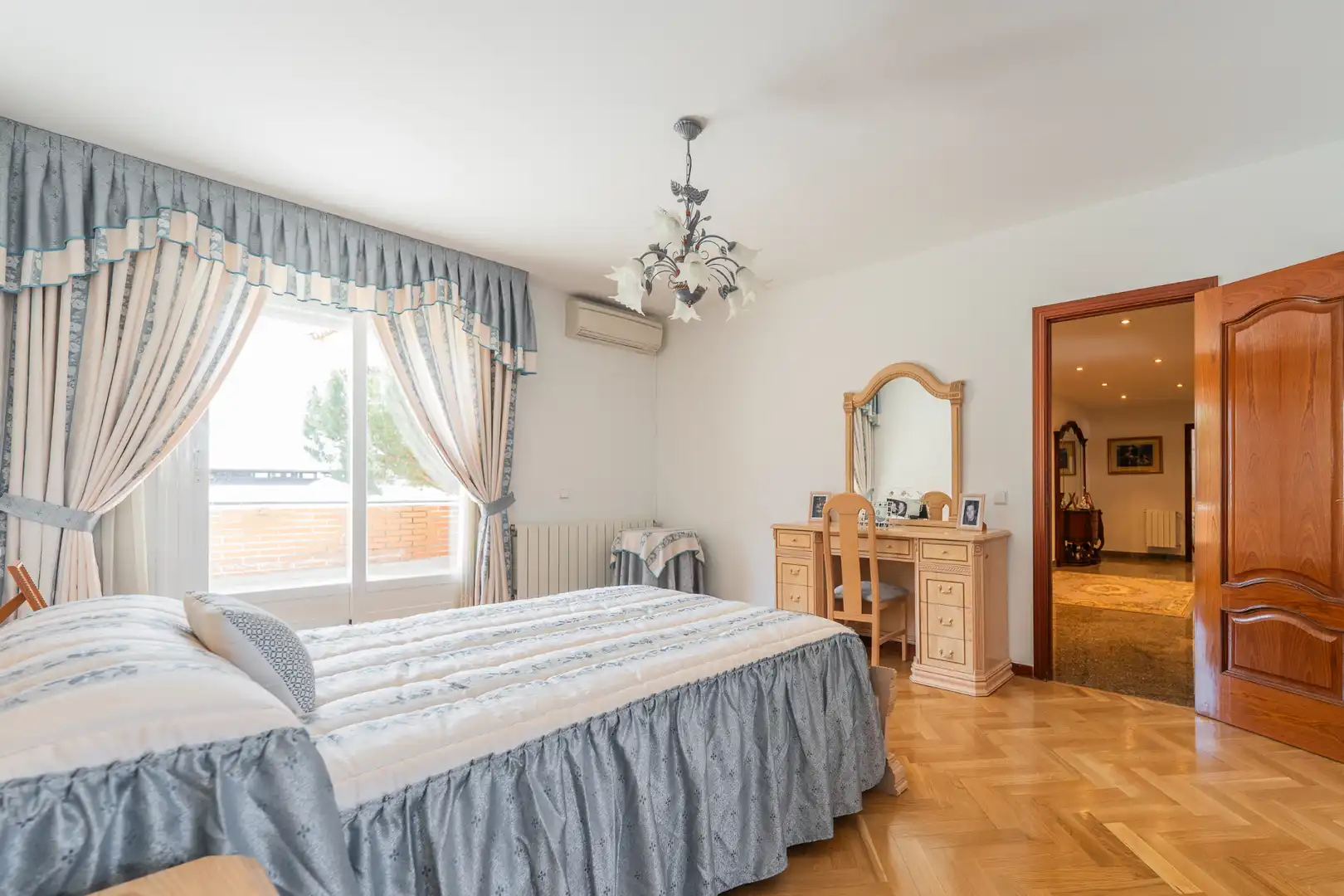 Bedroom of Houses for sale in San Sebastián de los Reyes  with Air Conditioner, Heating and Private garden