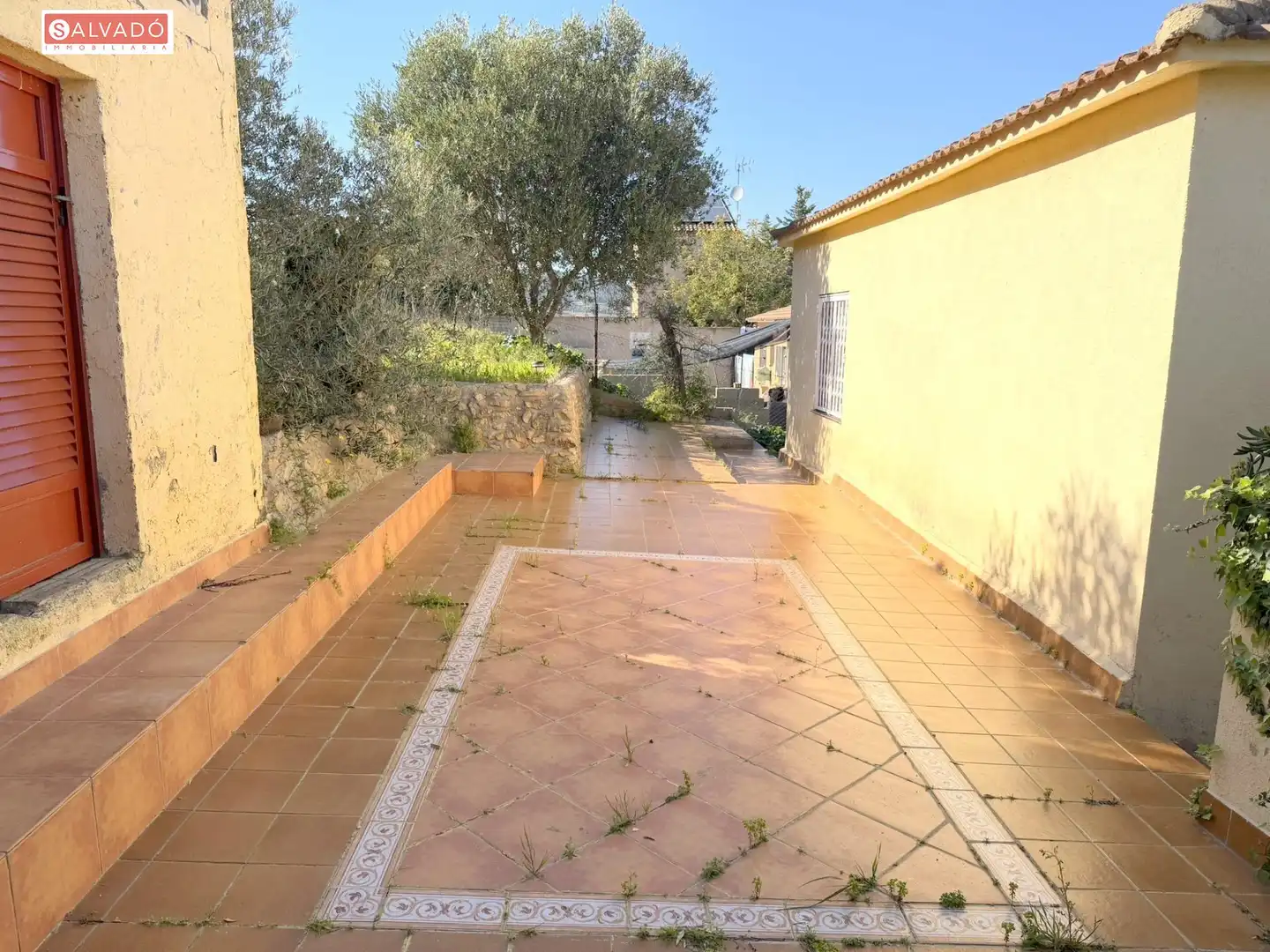 Exterior view of Houses for sale in Albinyana  with Private garden, Terrace and Storage room