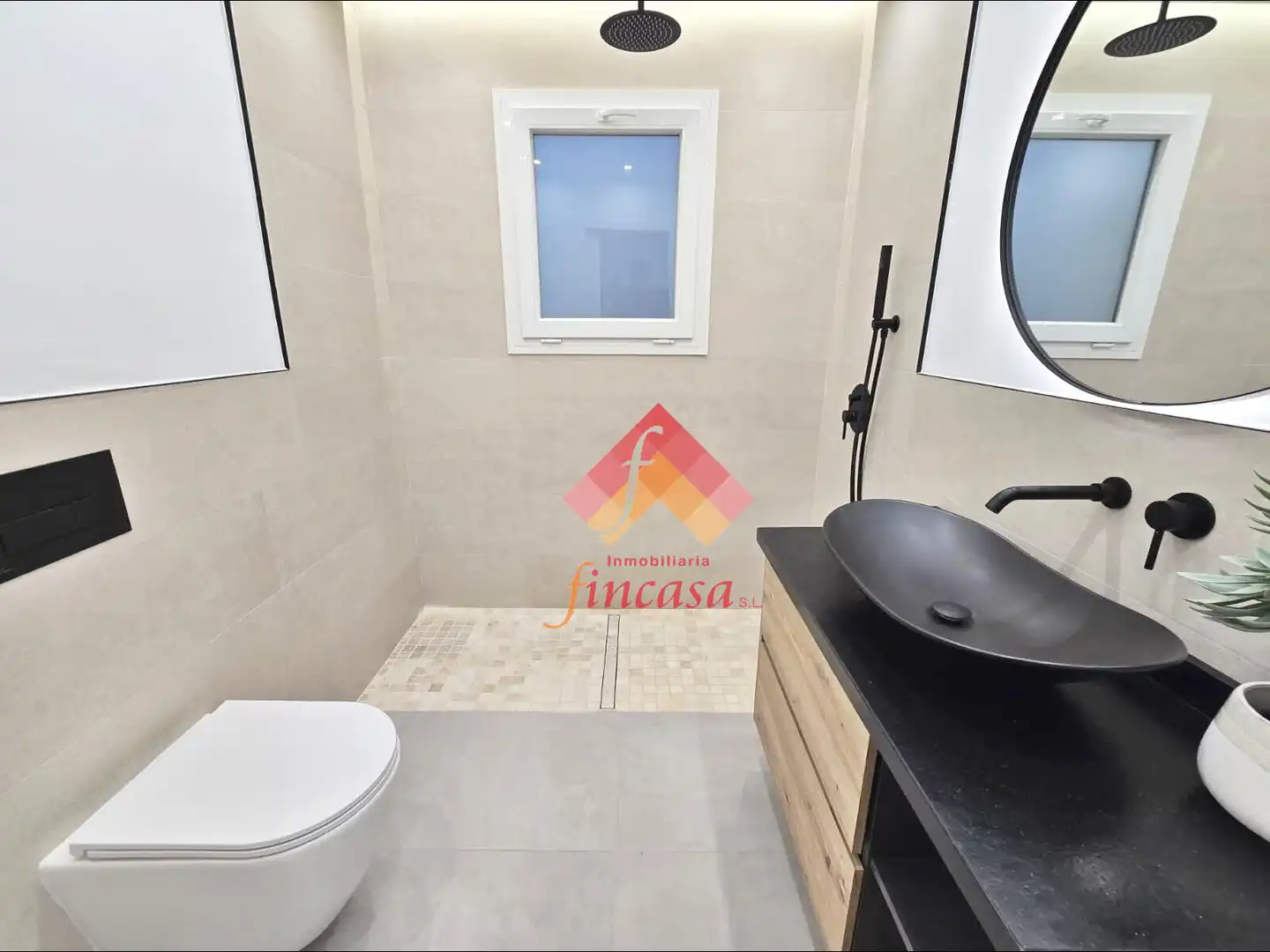 Badezimmer von Wohnung zum Verkauf in Ronda mit Klimaanlage und Möbliert