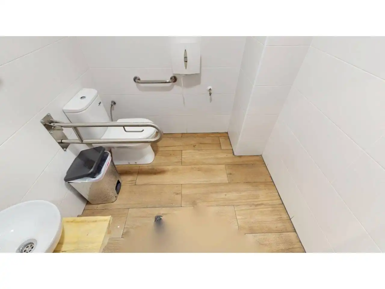 Baño de Local en traspaso en Caravaca de la Cruz con Aire acondicionado