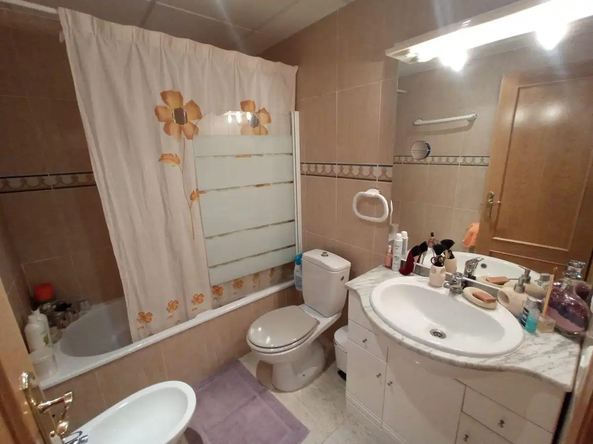 Baño de Ático en venta en La Ràpita con Aire acondicionado, Terraza y Balcón